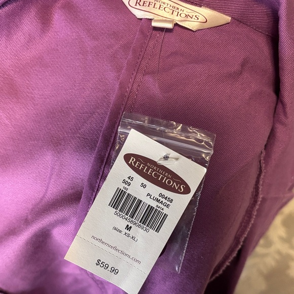 Purple 3 button blazer with 3/4 sleeve - Picture 5 of 8